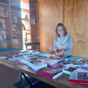 Donación biblioteca - Alejandra Marroquín en Mercedes